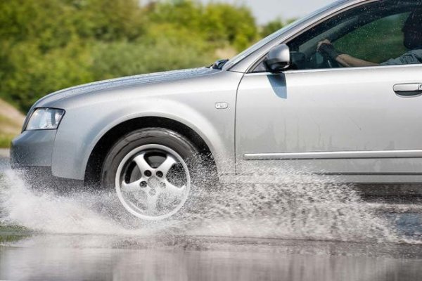 Aquaplaning: consejos y recomendaciones