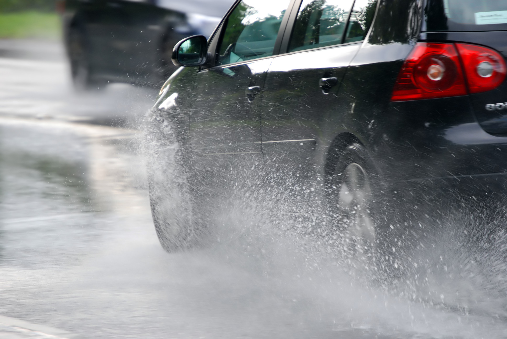 Consejos para conducir bajo la lluvia